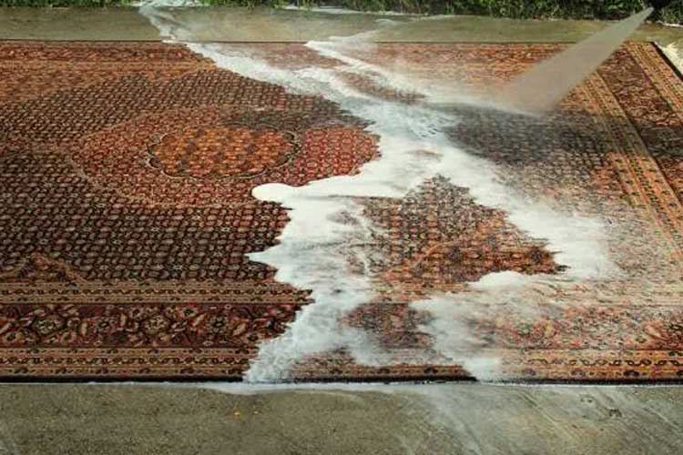 شستن فرش دستباف در خانه