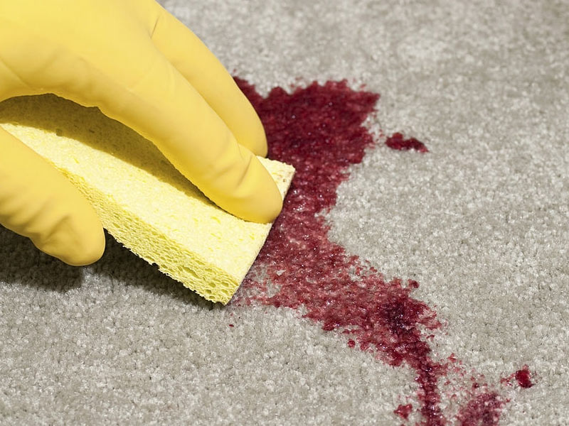 نکاتی در مورد پاک کردن لاک از روی فرش