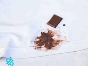 پاک کردن لکه شکلات از روی مبل