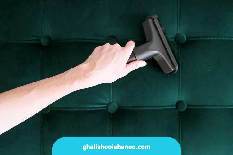 پاک کردن لکه از مبل مخمل